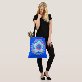 Bolsa Tote Mandala Azul Rosa sobre Fundo Azul