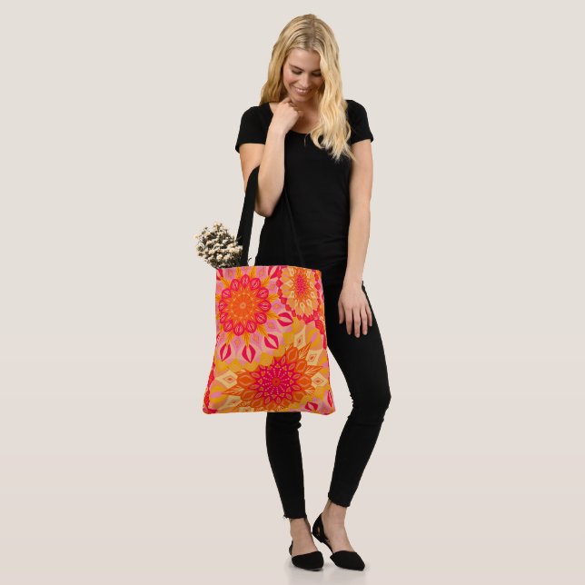 Bolsa Tote Mandala Sobreposta Laranja Rosa Amarelo (No(a) Modelo)