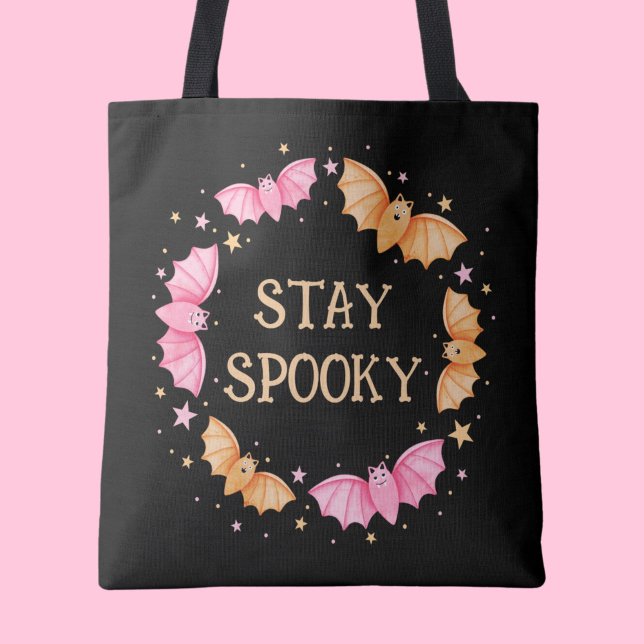 Bolsa Tote Mantenha-se assustado, gordo, pastel Halloween (Stay Spooky Cute Bats Pastel Halloween Tote Bag)