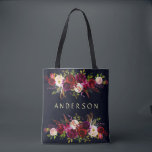 Bolsa Tote MARINHO COR EDITÁVEL Borgonha Russa Boho Floral<br><div class="desc">COR DE FUNDO ALTERÁVEL. Estilo boêmico Allover Impressão Tote Bag com ilustração aquosa de burgundy, marsala, pénia vermelha e rosa e rosas com destaque de penas sobre fundo azul marinho. Isto é perfeito para eventos do outono/outono/inverno, do estilo floral e boêmico. Itens correspondentes também estão disponíveis. * Clique no botão...</div>