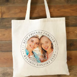 Bolsa Tote Melhores Amigos para a Foto Moderna Simples BFF<br><div class="desc">Este design simples e clássico é composto por tipografia serif e adiciona uma foto personalizada. "Melhores Amigos para sempre" circula a foto dos seus amigos</div>