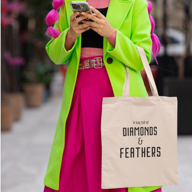 Bolsa Tote Mensagem Única de Ouros e Penas (Combine the elegance of diamonds with the lightness of feathers!)