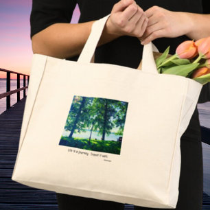 Bolsa Tote Mini A vida é um Viagem de viagem bem. Cena do lago