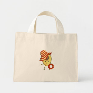 Bolsa Tote Mini Avocado, garota de praia com chapéu de sol e anel 