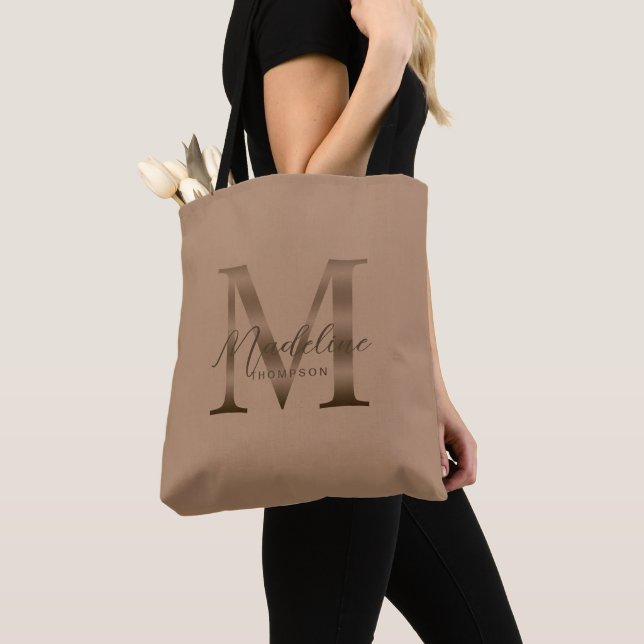 Bolsa Tote Minimalist Script Metallic Taupe Gold Monogram (Close Up)