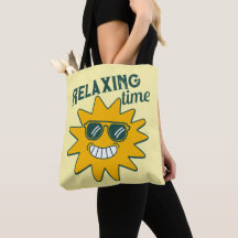 Momento RELAXANTE sol sorridente com óculos de sol