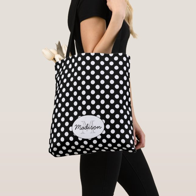 Bolsa Tote Monograma de bolinhas pretas e brancas na moda (Close Up)