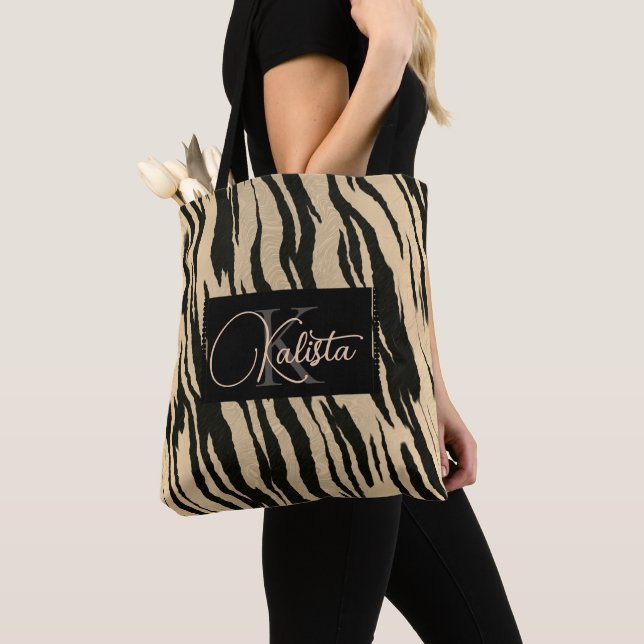 Bolsa Tote Monograma do Impressão Tiger ouro (Close Up)
