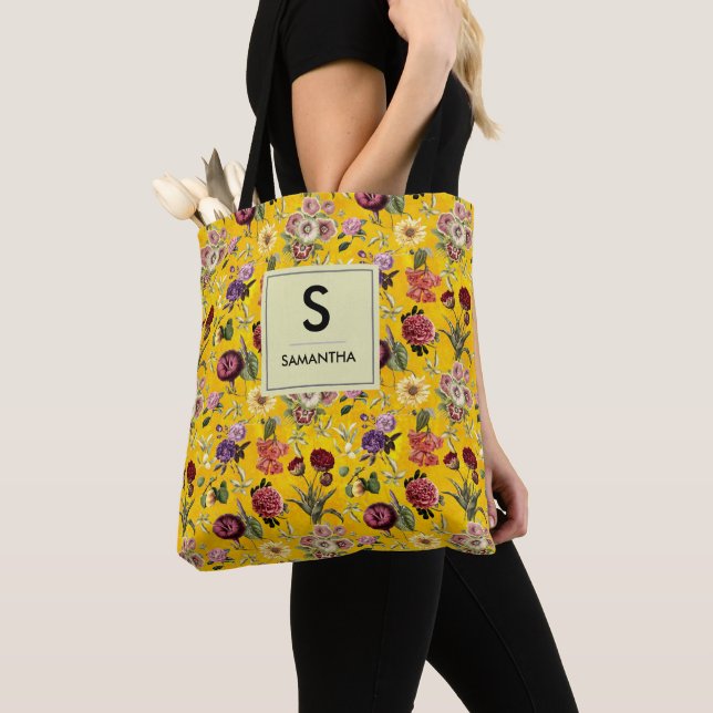Bolsa Tote Monograma do padrão floral amarelo Elegante (Close Up)