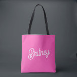 Bolsa Tote Monograma e Nome Personalizados de Rosa Quente Mod<br><div class="desc">Apresentamos nosso moderno Monograma Personalizado Rosa Quente e Tote Bag, um acessório vibrante e na moda projetado para uso diário. Este bolsa de revelação apresenta uma cor rosa-quente ousada, personalizada com seu monograma e nome para um toque exclusivo. Criado a partir de materiais duráveis de alta qualidade, ele oferece amplo...</div>