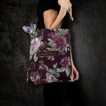 Bolsa Tote Moody Passion | Rosa De Vinho Roxo Dramático<br><div class="desc">Drama e intrigas encontram elegância sofisticada nesta paleta colorida de joias moody, com floral de aquarela pintada manualmente em tons roxos luxuosos de ameixa, berinjela e lavanda empoeirada embelezada por sotaques botânicos verdes. Da coleção "Love Bloom", este maravilhoso design apresenta buquês boêmicos ricos de flores silvestres boêmicas com flores radiantes...</div>