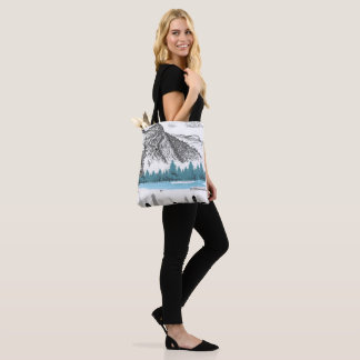 Bolsa Tote Mountain Lake City Skyline | Monochrome Scenery