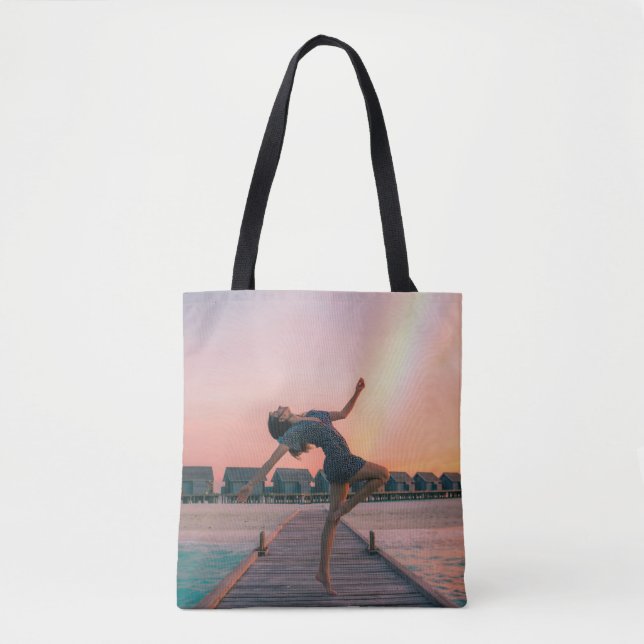 Bolsa Tote Mulher parada no cais (Frente)