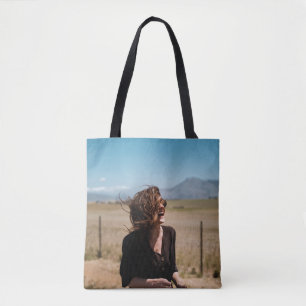 Bolsa Tote Mulher sorridente em campo castanho e verde