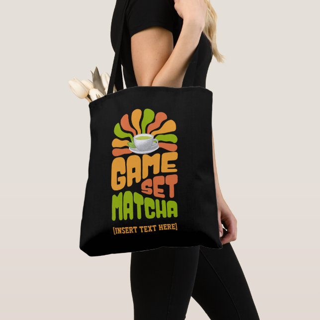 Bolsa Tote Na moda GAME SET MATCHA Divertido Bebida Lateral (Close Up)