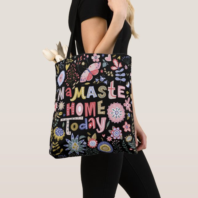 Bolsa Tote Namaste Home Today Folk Art Floral (Close Up)