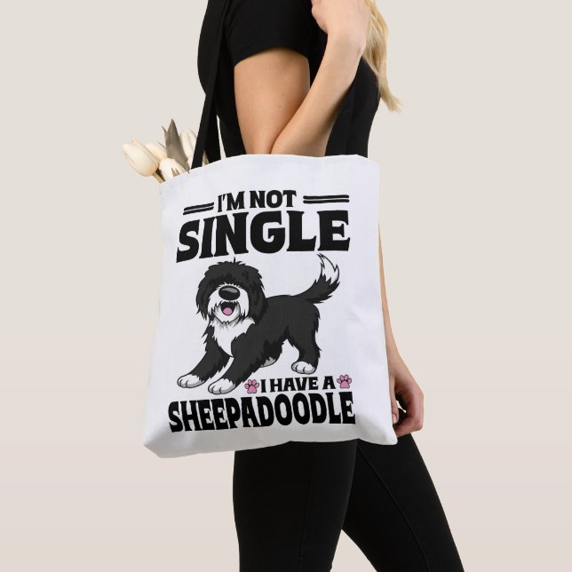 Bolsa Tote Não Estou Solteiro Tenho Um Amante Sheepadoodle (Close Up)