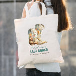Bolsa Tote Nashville Último Rodeo Boots Festa de solteira<br><div class="desc">Nashville Last Rodeo Boots Festa de solteira tote bag é perfeito para o seu Nash Bash! Botas florais adoráveis acendem este favor de festa de solteira.</div>
