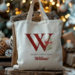 Bolsa Tote Natal personalizado do monograma presente<br><div class="desc">Este monograma personalizado de Natal e design de nomes é perfeito tanto para crianças como para adultos. Esta pode ser impressa com qualquer nome e letra. Fácil de editar e ter impresso! Estes fazem um presente de Natal perfeito, estocador, troca de presentes de férias ou uso como saco de presentes!...</div>