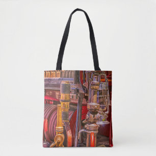 Bolsa Tote No Velho Caminhão De Bombeiros