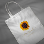 Bolsa Tote Noiva russa de casamentos de ouro floral noiva do<br><div class="desc">Mala de tote russa elegante de verão ou casamento outono de outono, criada, madrinha de casamento ou menina de flores, com lindos girassóis e texto personalizado. Você pode escolher personalizá-lo alterando as fontes e as cores das letras. O saco de tote é adequado para o elegante verão ou outono, casas...</div>