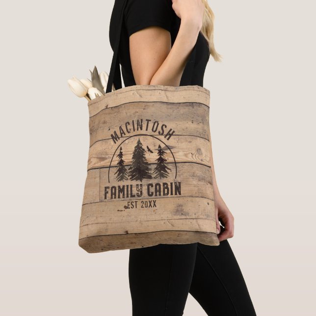Bolsa Tote Nome da família Cabin Rustic Wood Personalizado (Close Up)