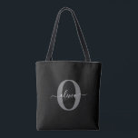 Bolsa Tote Nome do script do monograma personalizado Cinza br<br><div class="desc">Este elegante monograma e na moda pode ser dado como presente para um aniversário, casamento, chá de panela, aniversário, Dia de as mães ou qualquer ocasião. Pode ser personalizado com o nome e a inicial da pessoa. Você pode alterar a fonte, a cor da fonte, o tamanho da fonte e...</div>