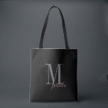 Bolsa Tote Nome e monograma simples e preto personalizado<br><div class="desc">Monograma personalizado moderno elegante e sacos de tote de nome em preto e rosa,  simples e na moda. Presentes personalizados de noiva em festa de casamento,  chá de panela ou festa de solteira. Personalize o monograma ou o nome com sua escolha de cor e fonte.</div>