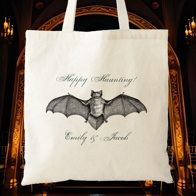 Bolsa Tote Nomes de Casal de Morcegos de Casamento Gótico Vin (Gothic themed wedding tote featuring a stunning vintage bat design.)
