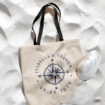 Bolsa Tote Nomes Personalizados de Rosa de Compasso Náutico<br><div class="desc">Um saco de rosa de bússola de estilo mínimo e clássico para a sua festa de casamento. Apresenta um marinho único e estilo náutico branco.</div>