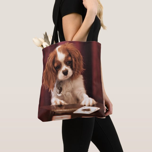 Bolsa Tote O filhote de cachorro joga cartões (Close Up)