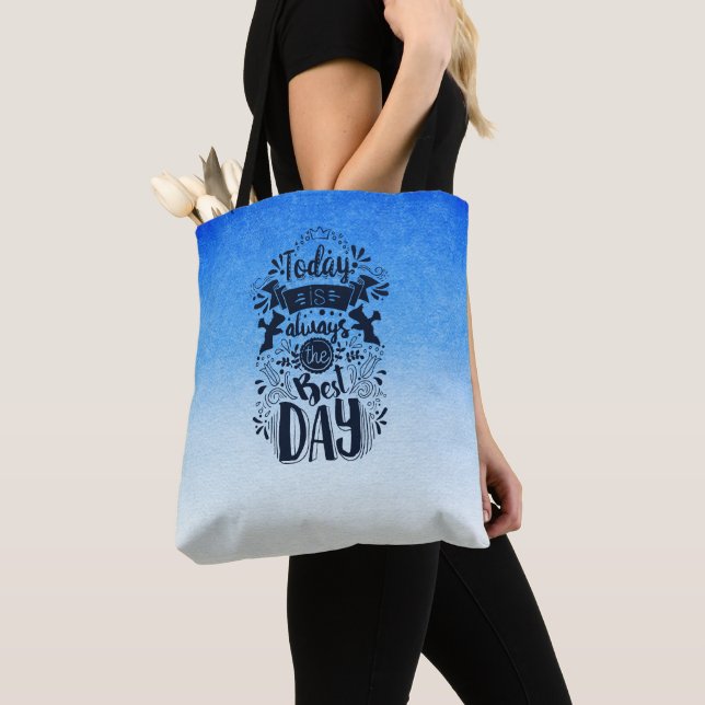 Bolsa Tote Ombre Blue e White Dive em matizes sonhadoras (Close Up)