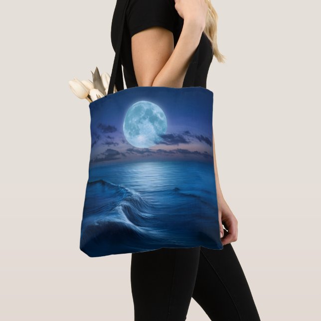 Bolsa Tote Ondas do Oceano ao Luar com Lua Cheia (Close Up)