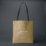 Bolsa Tote Ouro para caligrafia moderna Mãe do Chão<br><div class="desc">Uma eterno e elegante mãe do saco de presentes do noivo com um roteiro de caligrafia refinado em um passado clássico,  perfeito para uma celebração formal e sofisticada de casamento. Para personalização ou outros produtos com este design,  por favor,  sinta-se à vontade para entrar em contato comigo.</div>