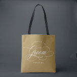 Bolsa Tote Ouro para caligrafia moderna Mãe do Chão<br><div class="desc">Uma eterno e elegante mãe do saco de presentes do noivo com um roteiro de caligrafia refinado em um passado clássico,  perfeito para uma celebração formal e sofisticada de casamento. Para personalização ou outros produtos com este design,  por favor,  sinta-se à vontade para entrar em contato comigo.</div>