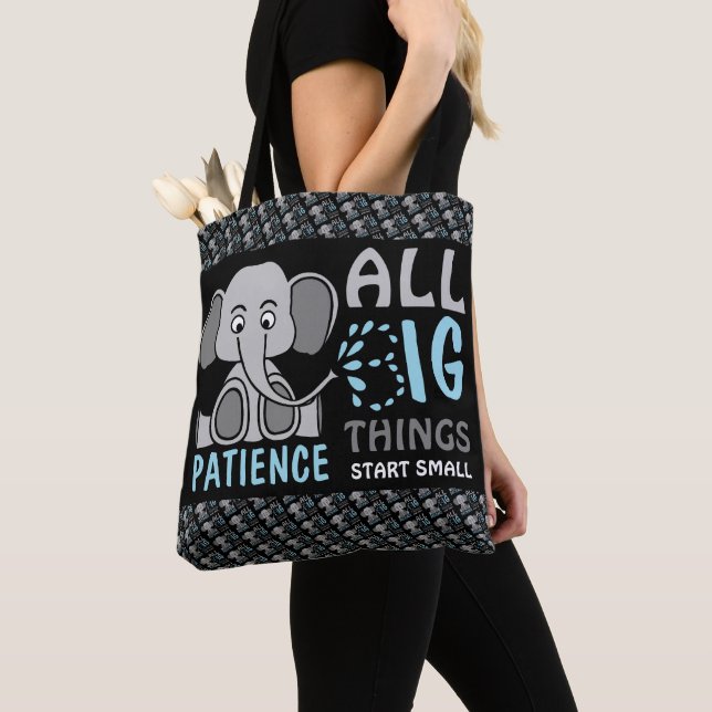Bolsa Tote Paciência com elefante (Close Up)