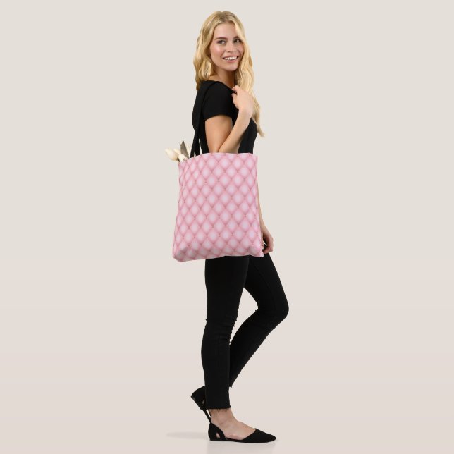 Bolsa Tote Padrão de Diamante Tufado de Luxo Rosa (No(a) Modelo)