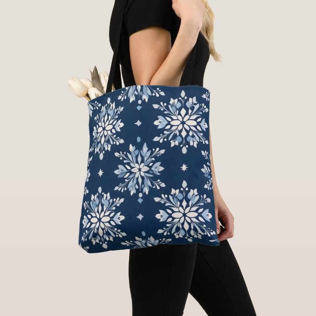 Bolsa Tote Padrão de Flocos de Neve Azuis (Close Up)