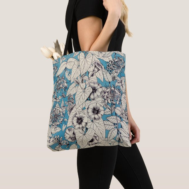 Bolsa Tote Padrão de Flores Gráficas Branco Azul (Close Up)