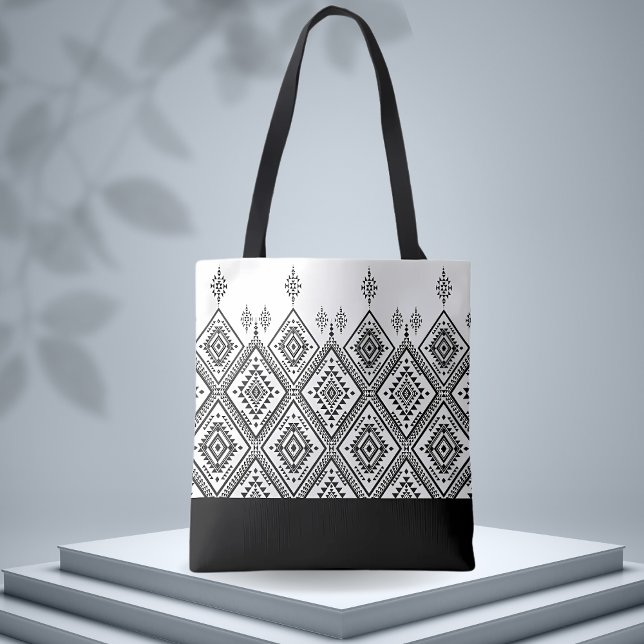 Bolsa Tote Padrão Étnico Chic Black & White (Criador carregado)
