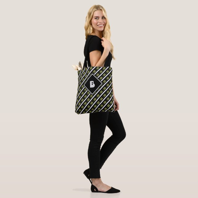 Bolsa Tote Padrão Inicial Monograma Moderno Fofo Preto Verde (No(a) Modelo)
