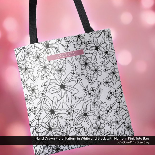 Bolsa Tote Padrão Preto Branco Floral Desenhado à Mão e Nome  (Tote Bag: Hand Drawn Floral Pattern in Black White, Personalized with Name in Pink)