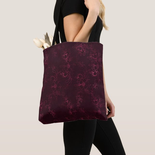 Bolsa Tote Padrão Vinho de Amora  (Close Up)