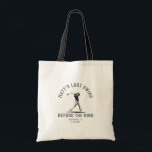 Bolsa Tote Partido de Despedida de Solteiro Personalizado Fav<br><div class="desc">Carregar seu esplendor partidário em estilo com este saco de tote personalizado "Last Swing Before the Ring"! Uma design moderna e divertida,  perfeita para viagens de golfe,  celebrações de casamento e presentes de padrinhos de casamento!</div>