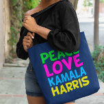 Bolsa Tote Peace Love Kamala Harris Cute Blue<br><div class="desc">"Amor pela Paz",  Kamala Harris,  saco azul para um democrata progressista que ama designs políticos coloridos e divertidos. Votem em Kamala para presidente nas eleições de 2024. Um design liberal divertido em cores brilhantes.</div>