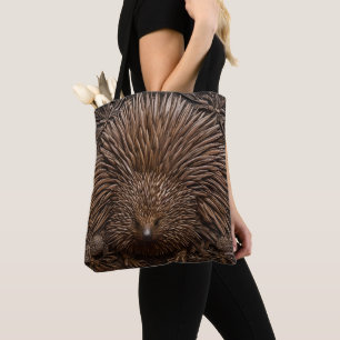 Bolsa Tote Pena da Natureza: O Equidna Australiano em Madeira