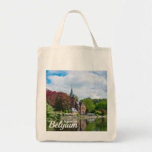 Bolsa Tote Pequeno castelo perto do lago em Bruges, Bélgica