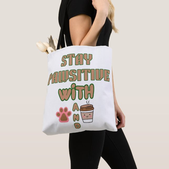 BOLSA TOTE PERMANEÇA PAWSITIVO COM CACHORRO E CAFÉ PETS ANIMA (Close Up)