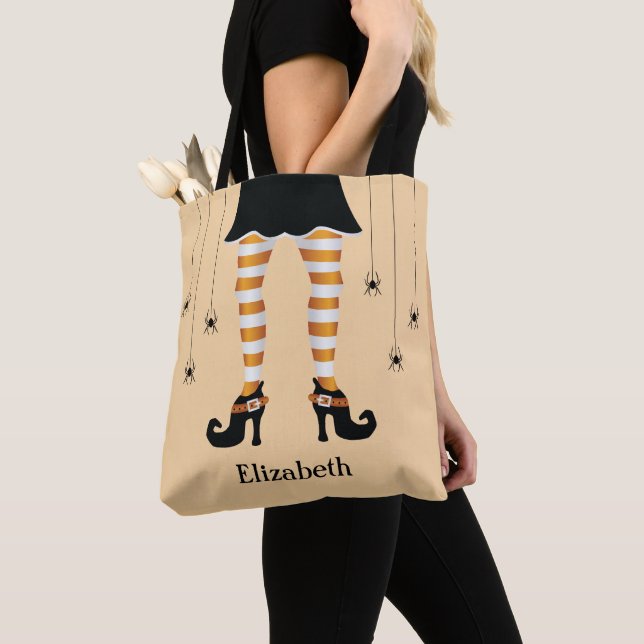 Bolsa Tote Pernas de Bruxa Laranja e Aranhas com Nome Hallowe (Close Up)