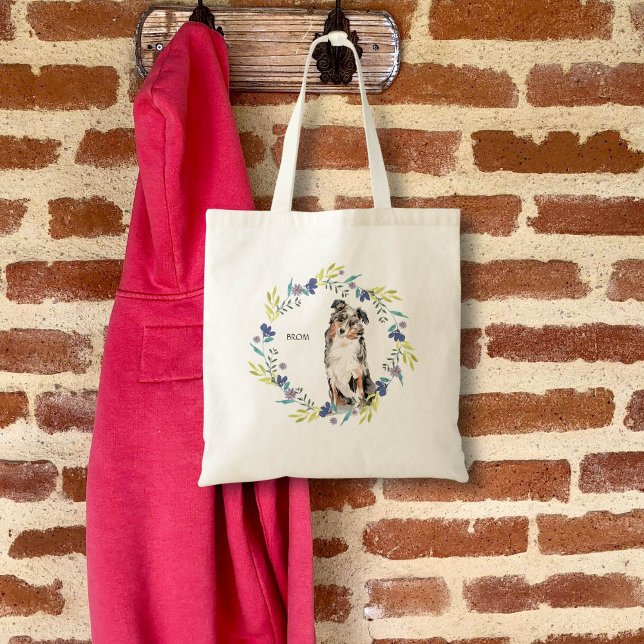 Bolsa Tote Personalize o Watercolor australiano Shepherd (Cute watercolor dog in floral wreath)